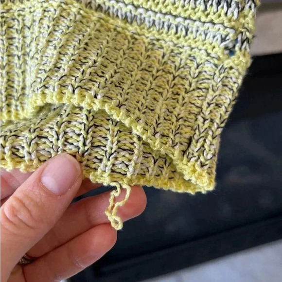 ASTR the label sweater M yellow  kent plunge crochet color eclectic vacation - Picture 7 of 9